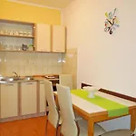 Elide Apartment
