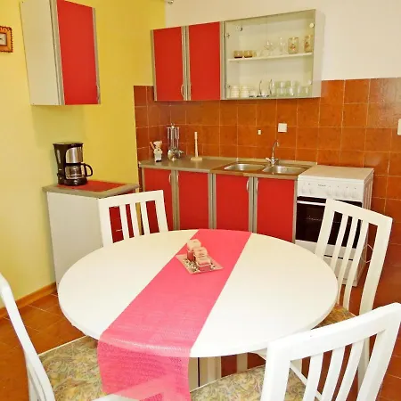 Apartment Elide *